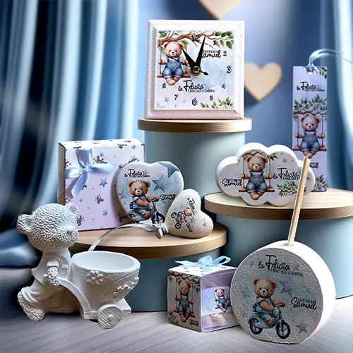 Bomboniere Linea Orsetti - Tenerezza e Dolcezza per i Tuoi Eventi Speciali Bomboniere artigianali della Linea Orsetti, con adorabili decorazioni di orsetti, ideali per comunioni, cresime e battesimi.